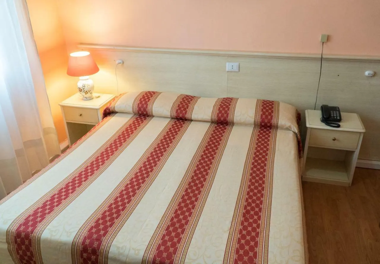 Hotel Primavera Mestre 2*,