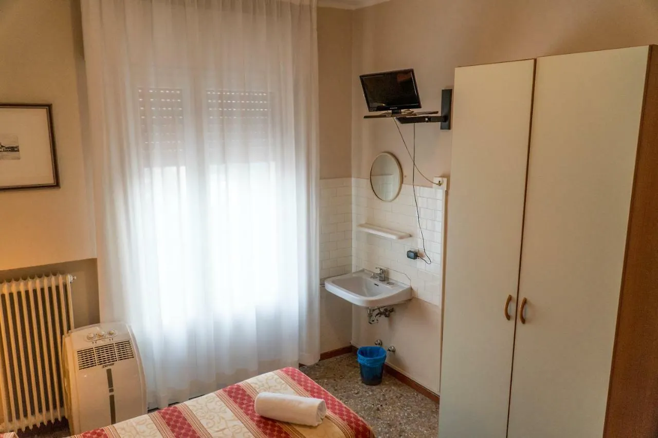 Hotel Primavera Mestre 2*,  Italien